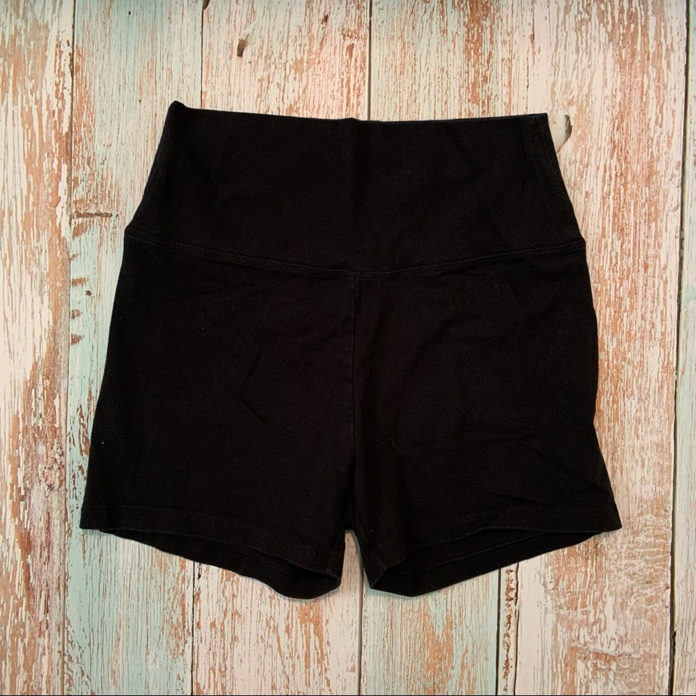 Aerie short court
